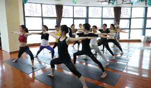 苏州瑜伽教练